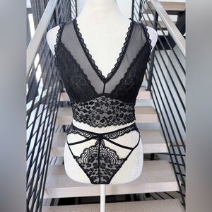 Black Lace Bralette & Panty Set Bra size M panties size S